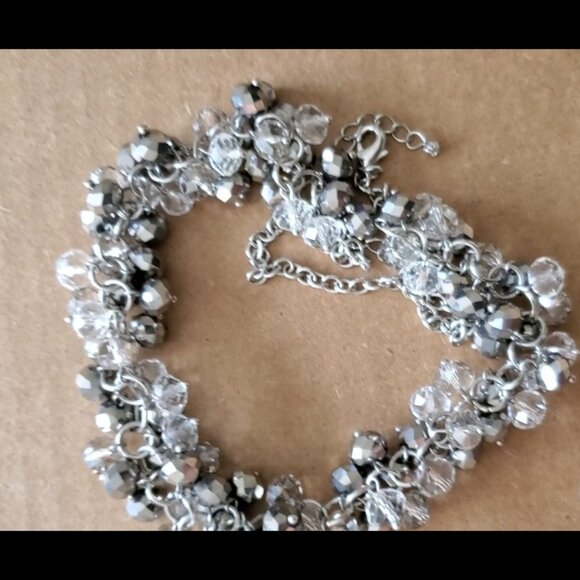 Gray Clear Beaded Necklace - Picture 7 of 9